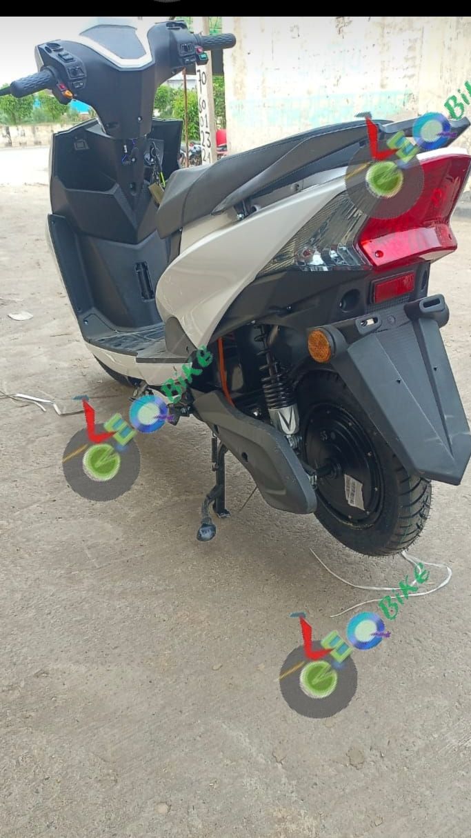 ELECTRIC Scooter ELEQBIKE WITH lithium battery Pack